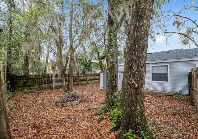 Homes for sale in Gainesville, FL | 1420 Sw 42nd Street, Gainesville, FL 32607 | Houzeo