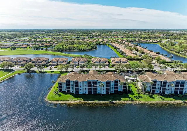 5th image of 7911 Grand Estuary Trl #403, Bradenton, FL 34212 | MLS# A4686385