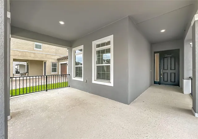 Photo 4 of Single Family Residence at 12989 Westside Village Loop, Windermere, FL 34786 | MLS# S5145903 | | Sold on 2026-04-24