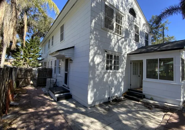 Listing Photo 2 - Condo for sale in building located at 608 Highland Ave, ORLANDO, FL 32801 - Unit #