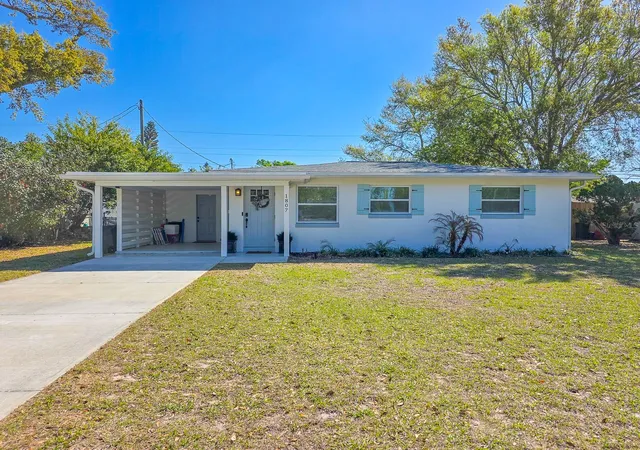 Photo 2 of Single family home for sale at 1807 Golfview Blvd, South Daytona, FL 32119 | MLS# V4947934 | Listing updated on 2026-09-13