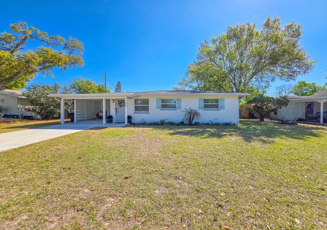 Photo 3 of Single family home for sale at 1807 Golfview Blvd, South Daytona, FL 32119 | MLS# V4947934 | Listing updated on 2026-09-13