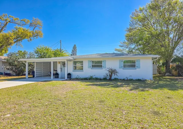 Photo 4 of Single family home for sale at 1807 Golfview Blvd, South Daytona, FL 32119 | MLS# V4947934 | Listing updated on 2026-09-13