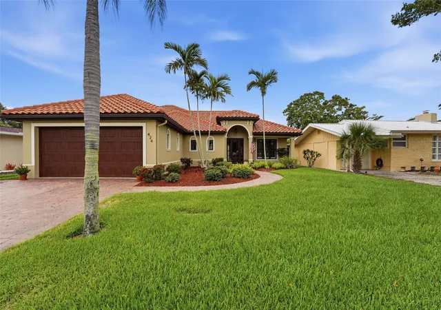 1st image of 424 Pensacola Rd, Venice, FL 34285 | MLS# N6143442