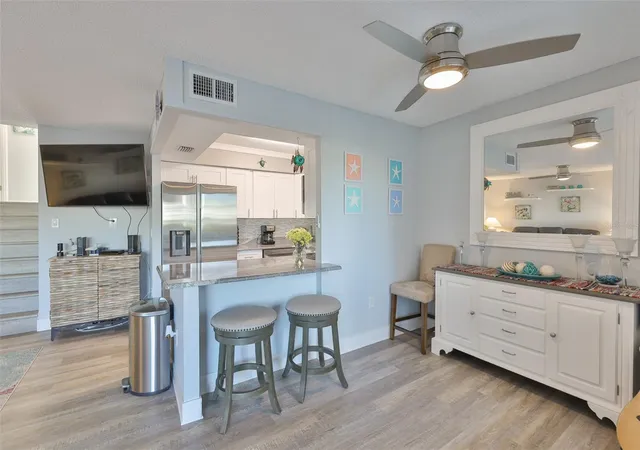 3rd image of 14800 Walsingham Rd, Largo, FL 33774