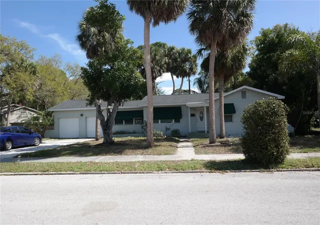2nd image of 800 E Harbor Dr S, St Petersburg, FL 33705 | MLS# TB8487211