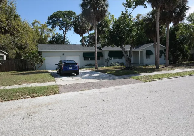 1st image of 800 E Harbor Dr S, St Petersburg, FL 33705 | MLS# TB8487211