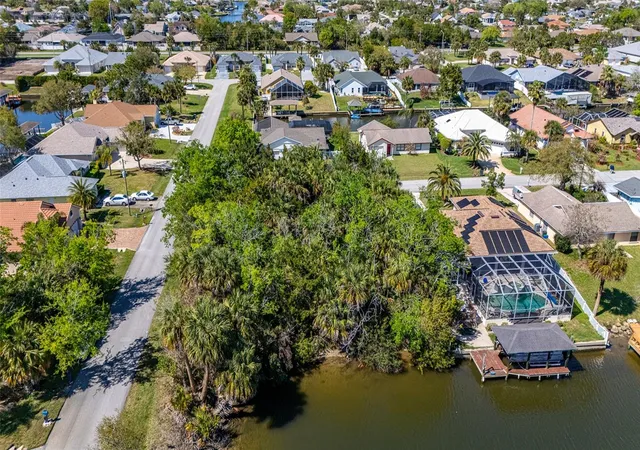 4th image of 2 Coconut Ct, Palm Coast, FL 32137 | MLS# FC316957