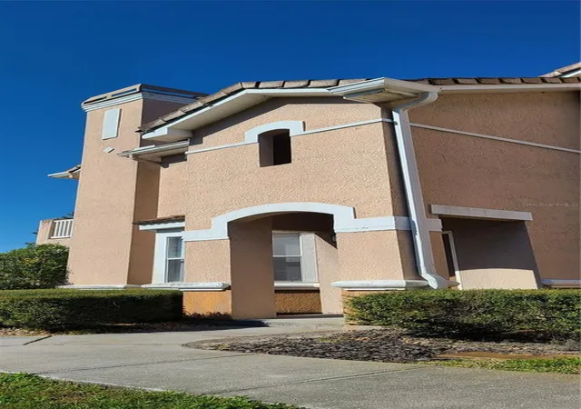 Photo 2 of Condo for sale at 17902 Villa Crk Dr #17902, Tampa, FL 33647 | MLS# TB8487228 | Listing updated on 2026-09-01