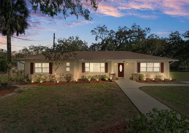 Homes for sale in Ruskin, FL | 502 3rd Ave Se, Ruskin, FL 33570 | MLS# W7883941