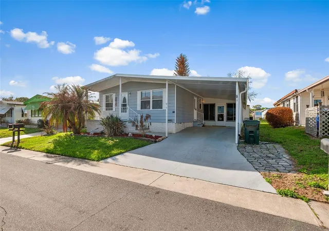 Photo 2 of Manufactured home for sale at 914 Pine Ridge Dr, Lakeland, FL 33809 | MLS# L4960307 | Listing updated on 2026-08-27