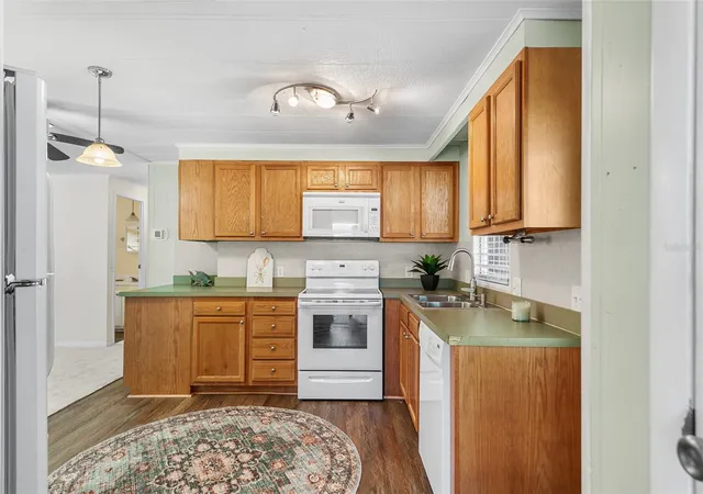 Photo 4 of Manufactured home for sale at 914 Pine Ridge Dr, Lakeland, FL 33809 | MLS# L4960307 | Listing updated on 2026-08-27