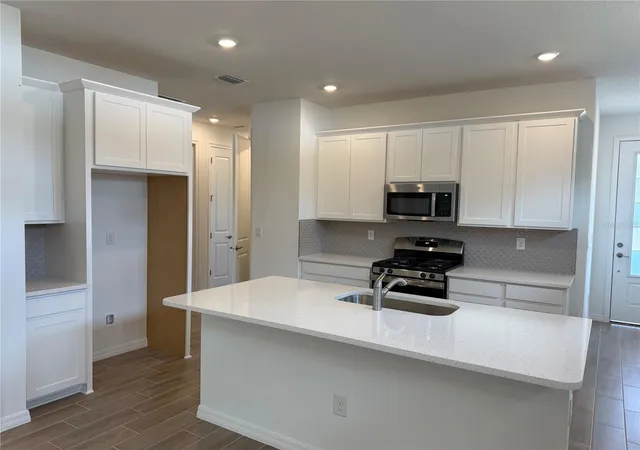 Photo 2 of House for sale at 3695 Nandina Cir, Sun City Center, FL 33573 | MLS# TB8487266 | Listing updated on 2026-10-01