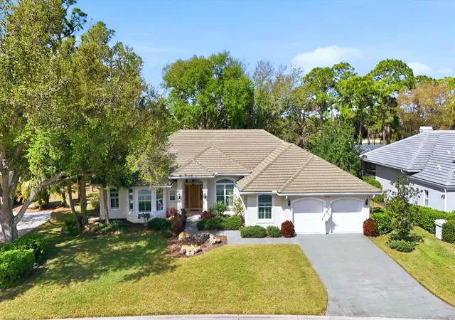 Photo 3 of Single family home for sale at 2067 Tocobaga Ln, Nokomis, FL 34275 | MLS# A4686480 | Listing updated on 2026-09-17