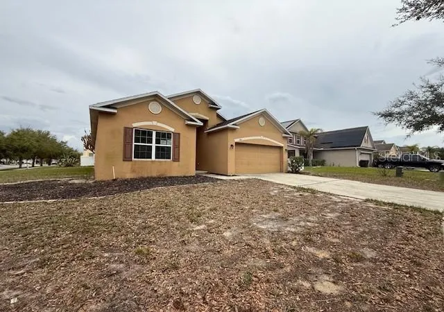 Photo 2 of Sale Pending at 330 Gladesdale St, Haines City, FL 33844 | MLS# S5145936 | Listing updated on 2026-09-26