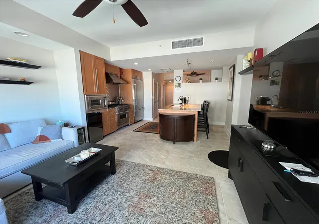 4th image of 1120 E Kennedy Blvd #924, Tampa, FL 33602 | MLS# TB8487323