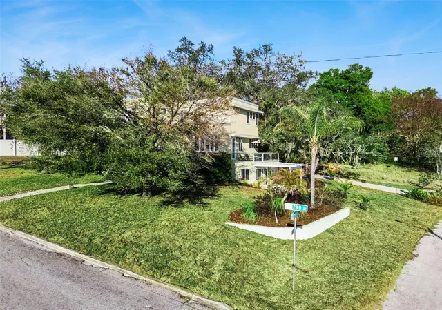 5th image of 190 Crystal Lake Dr, Clermont, FL 34711 | MLS# G5109694