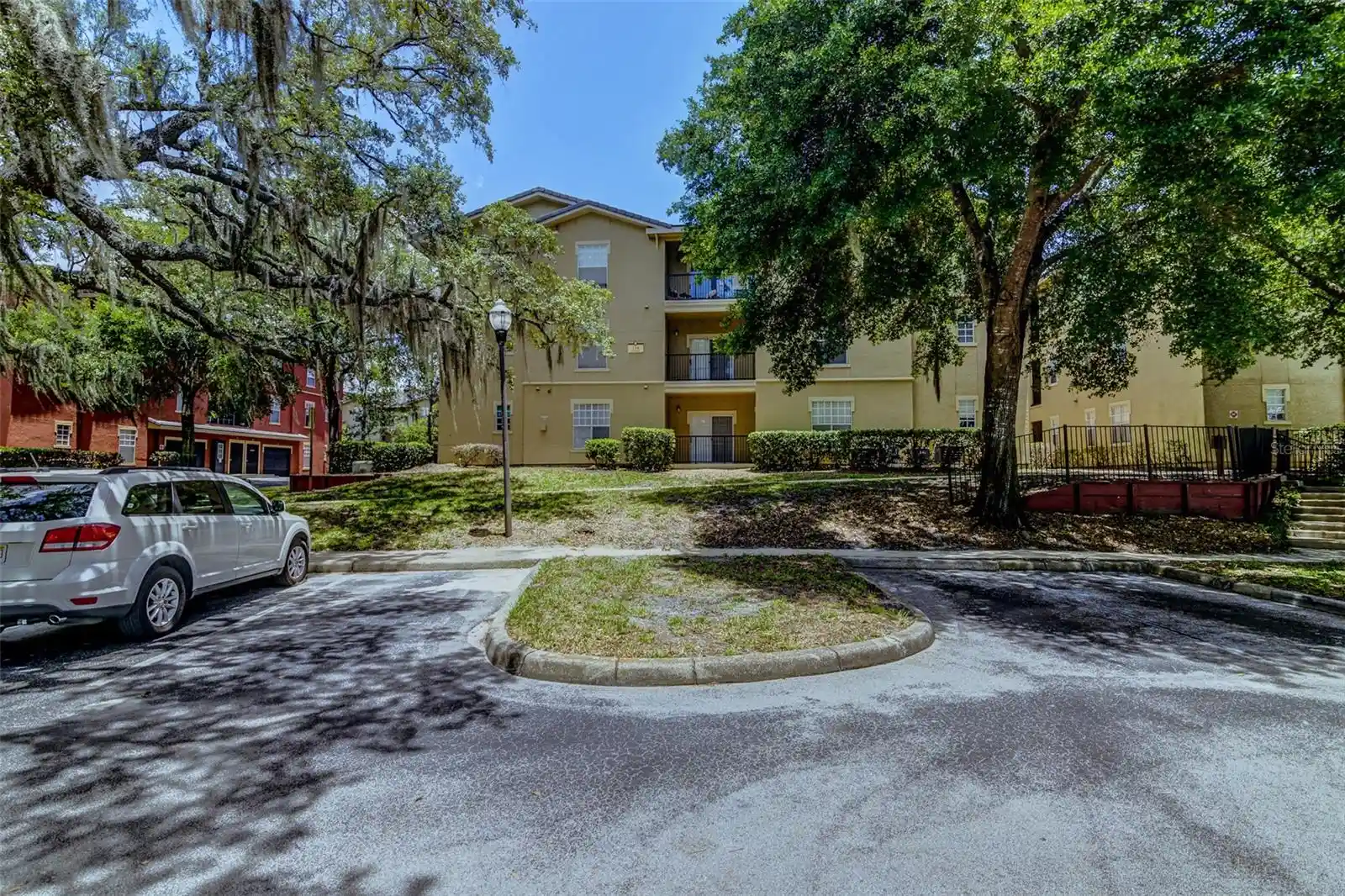 Listing Photo 2 - Condo for sale in 114 Vis Verdi Cir located at 114 Vis Verdi Cir, Lake Mary, FL 32746 - Unit #116