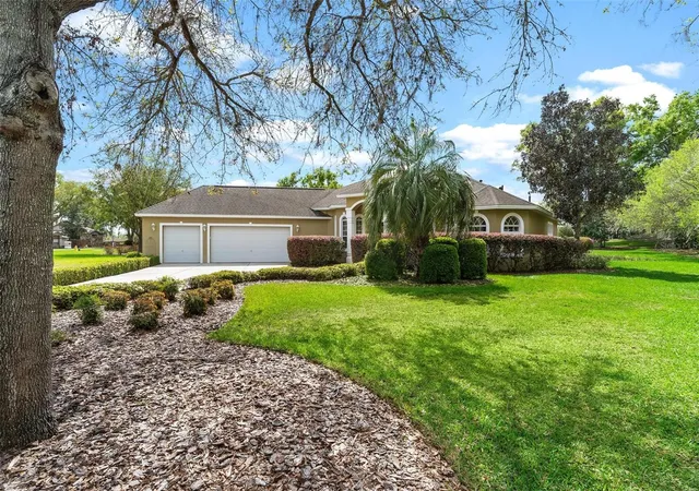 Homes for sale in Lady Lake, FL | 6053 Spinnaker Loop, Lady Lake, FL 32159 | MLS# G5109709