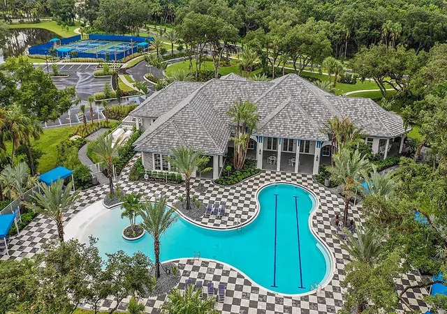 2nd image of 21265 Holmes Cir, Venice, FL 34293 | MLS# A4686527
