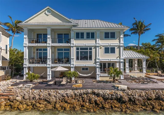 Photo 3 of Mansion for sale at 3750 Byp Louise Ln, Sarasota, FL 34242 | MLS# A4686535 | Listing updated on 2026-09-15