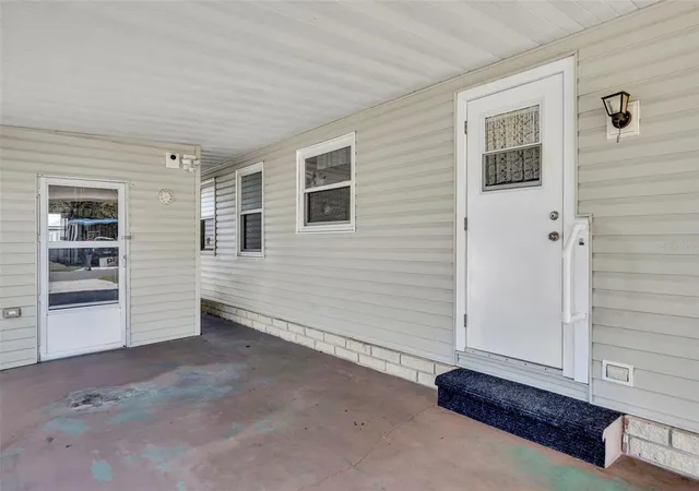 Photo 3 of Manufactured home for sale at 223 Paradise S, Leesburg, FL 34788 | MLS# G5109717 | Listing updated on 2026-10-02