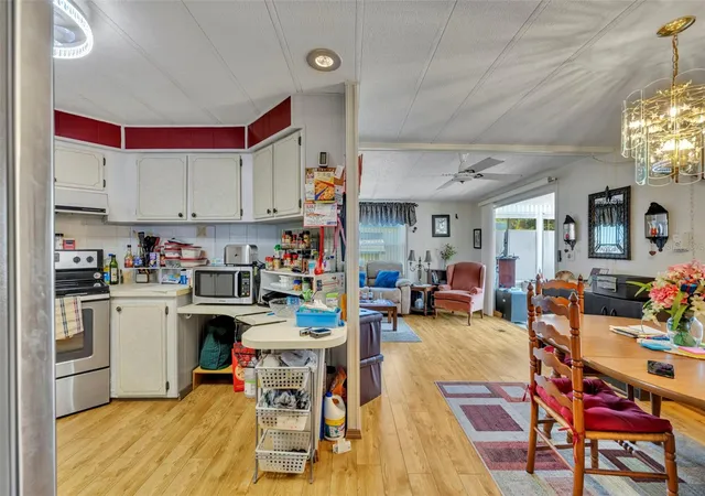Photo 4 of Manufactured home for sale at 223 Paradise S, Leesburg, FL 34788 | MLS# G5109717 | Listing updated on 2026-10-02