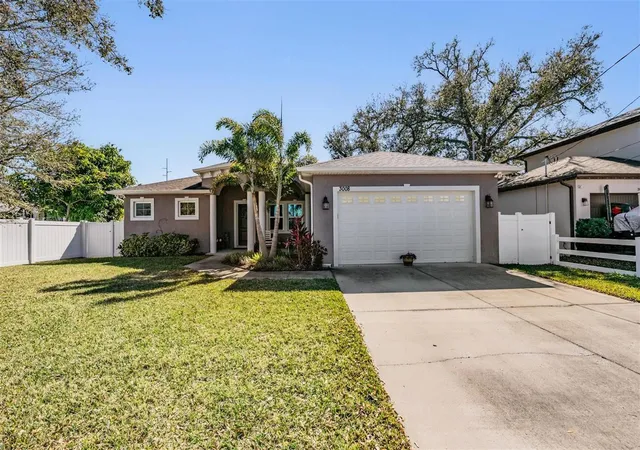 Homes for sale in Tampa, FL | 3008 W Leroy St, Tampa, FL 33607 | MLS# TB8487482