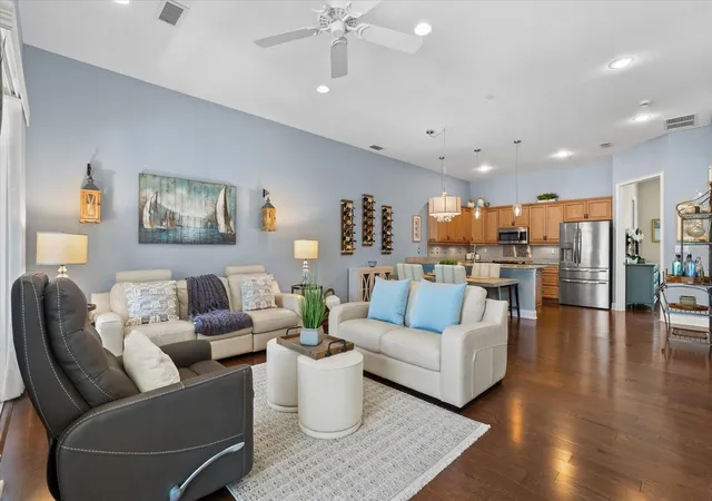 Photo 2 of Townhouse for sale at 429 Nokomis Ave S, Venice, FL 34285 | MLS# N6143458 | Listing updated on 2026-09-15