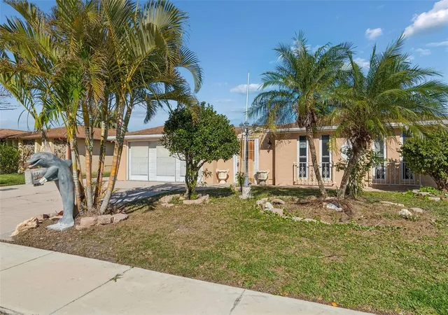 Photo 4 of Single family home for sale at 9900 Is Harbor Dr, Port Richey, FL 34668 | MLS# TB8487509 | Listing updated on 2026-09-02