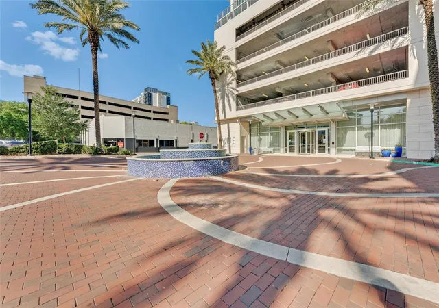 3rd image of 150 E Robinson St #2709, Orlando, FL 32801 | MLS# O6391426