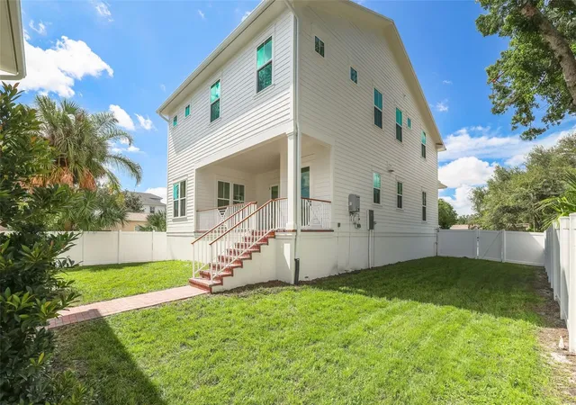 4th image of 808 39Th Ave Ne, Saint Petersburg, FL 33703 | MLS# TB8487519