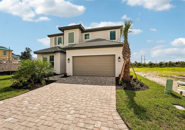 Photo 1 of Single family home for sale at 136 Vistera Blvd, Nokomis, FL 34275 | MLS# R4910898 | Listing updated on 2026-10-02
