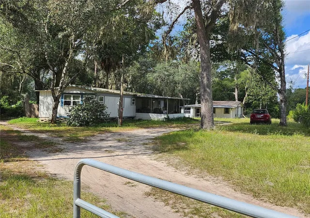 4th image of 16930 Se 1St Ln, Silver Springs, FL 34488 | MLS# OM721006