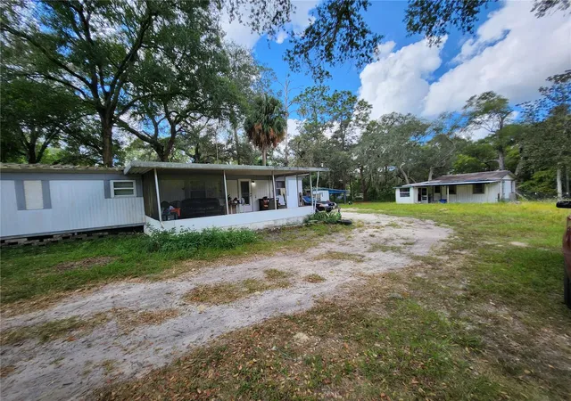 3rd image of 16930 Se 1St Ln, Silver Springs, FL 34488 | MLS# OM721006