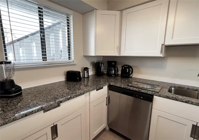 5th image of 1801 Gulf Dr N #125, Bradenton Beach, FL 34217 | MLS# A4686575