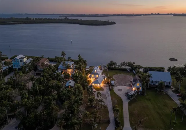 Photo 1 of Single family home for sale at 10218 46th Avenue W, Bradenton, FL 34210 | MLS# A4686579 | Listing updated on 2026-08-25