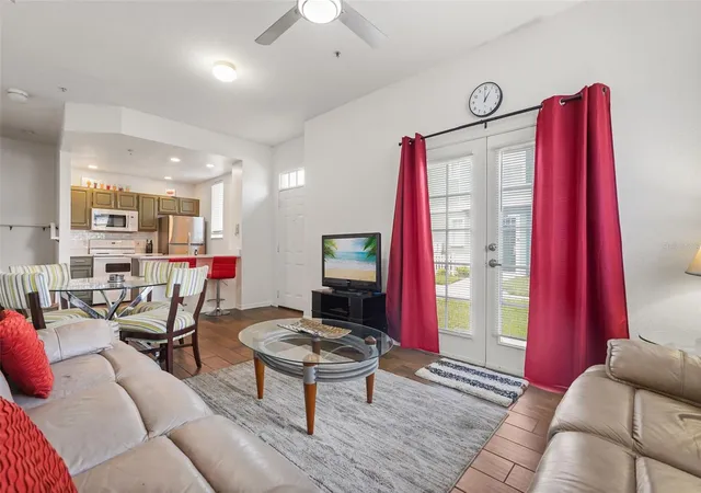 Listing Photo 3 - Condo for sale in building located at 4021 Venetian Bay Dr, KISSIMMEE, FL 34741 - Unit #101