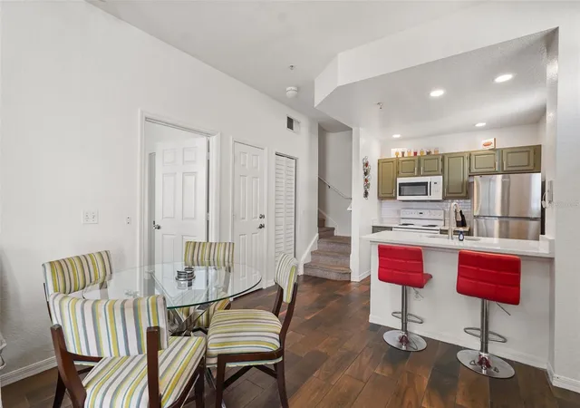 Listing Photo 5 - Condo for sale in building located at 4021 Venetian Bay Dr, KISSIMMEE, FL 34741 - Unit #101