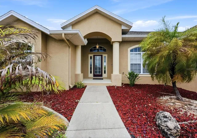 4th image of 300 Baytree Dr, Rotonda West, FL 33947 | MLS# D6146641