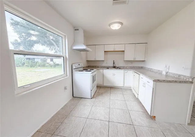 2nd image of 737 Gulf Coast Blvd, Venice, FL 34285 | MLS# O6391518