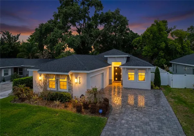 Homes for sale in Lakeland, FL | 929 Clearview Ave, Lakeland, FL 33801 | MLS# TB8487641