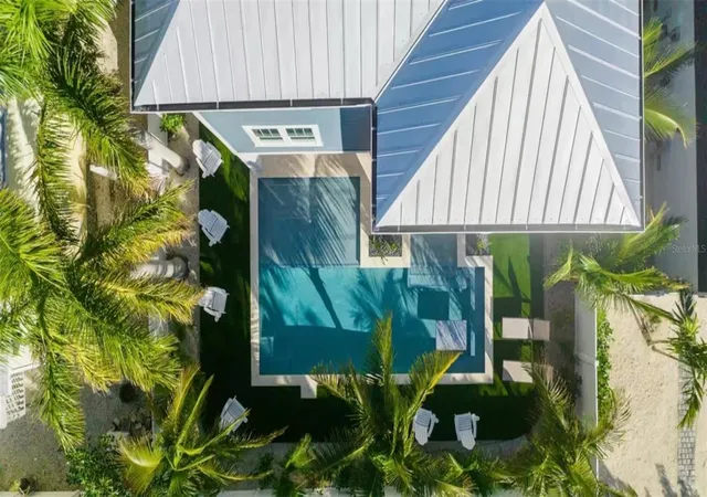 4th image of 2210 Avenue A, Bradenton Beach, FL 34217 | MLS# A4686592