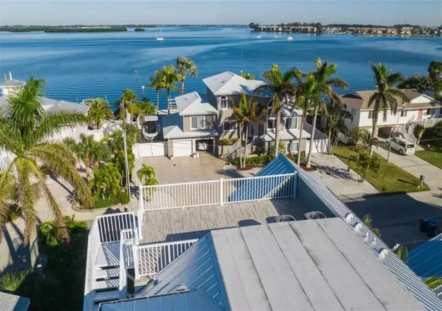 5th image of 2210 Avenue A, Bradenton Beach, FL 34217 | MLS# A4686592