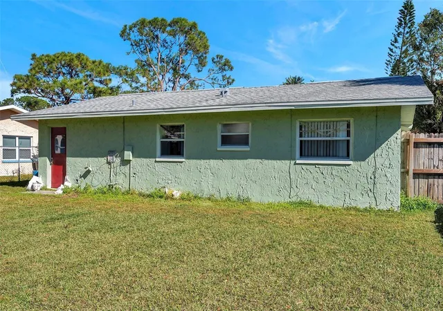 32nd image of 926 Lake Palms Dr, Largo, FL 33771 | MLS# TB8487667