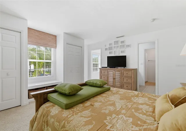 Listing Photo 5 - Condo for sale in building located at 5005 Coquina Key Dr Se, ST PETERSBURG, FL 33705 - Unit #E