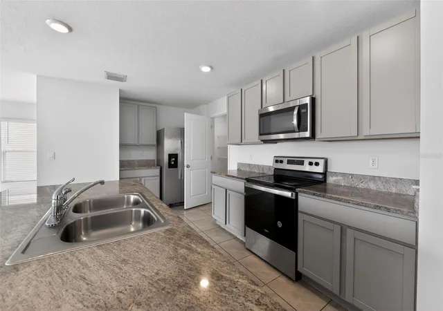 3rd image of 439 Sunlit Coral St, Ruskin, FL 33570 | MLS# O6391603