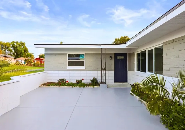 Photo 2 of Single family home for sale at 4528 S Shore Rd, Orlando, FL 32839 | MLS# S5146039 | Listing updated on 2026-09-12