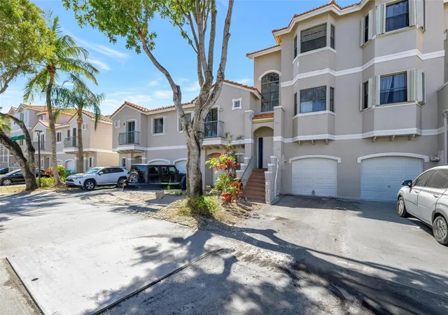 2nd image of 12662 Nw 14th St, Sunrise, FL 33323 | MLS# S5146043