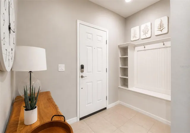 3rd image of 886 Paradise Dr, Davenport, FL 33897 | MLS# O6391623